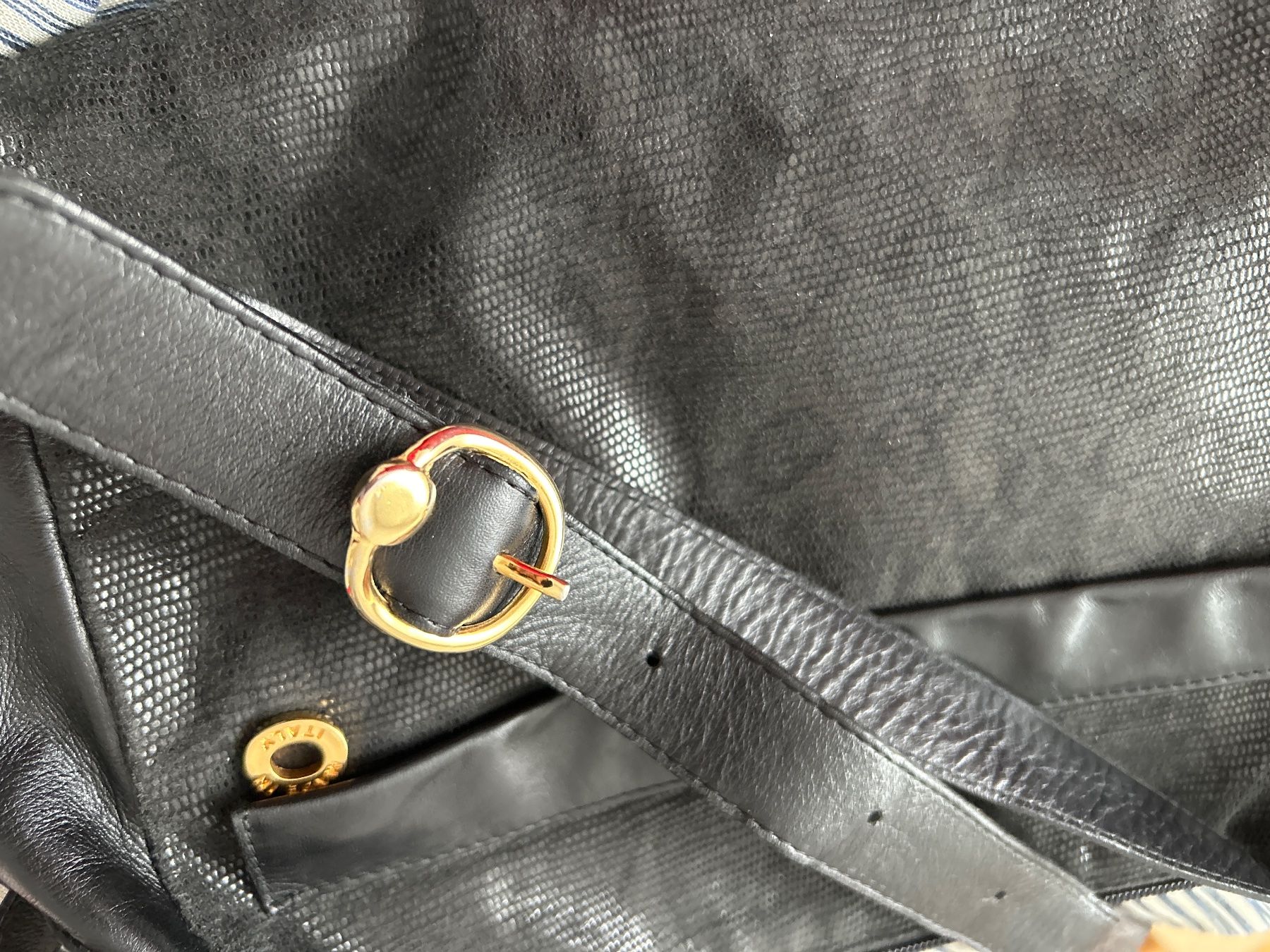 Taschen für Damen: Elegante schwarze Leder Tasche – Gebraucht aus Feuerthalen von Anna_Swift 5