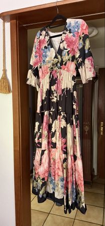 Maxikleid mit Blumenmuster Grösse unbekannt guter Zustand