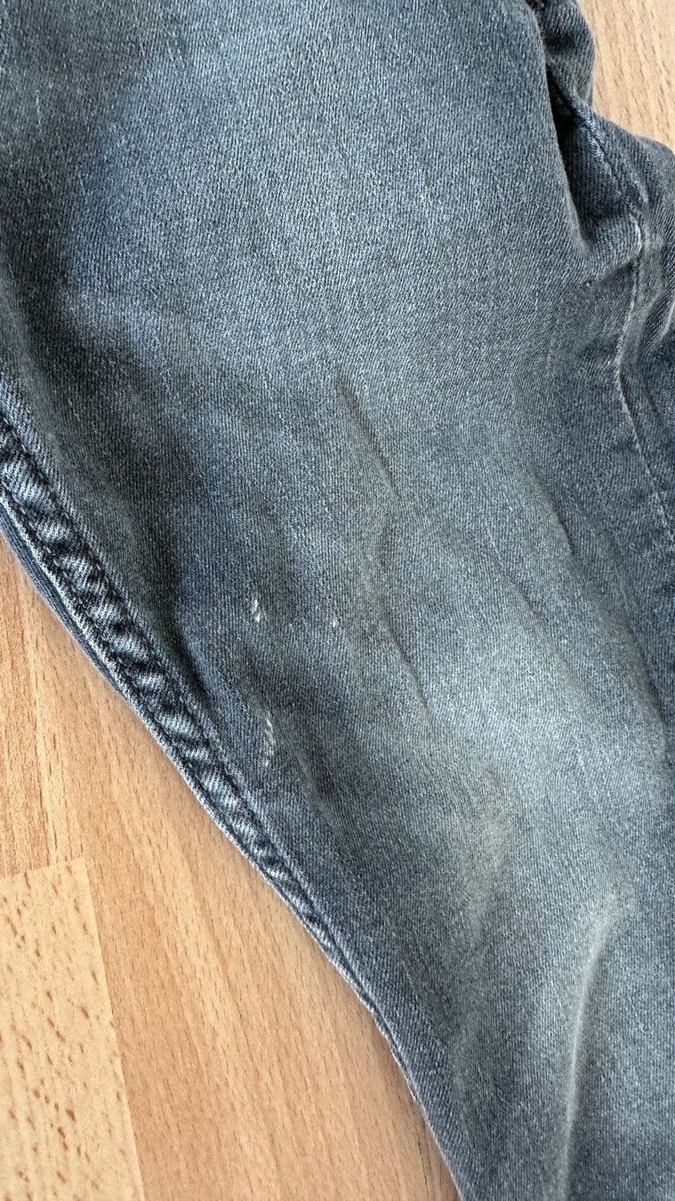 Next Jeans: Jeans NEXT grau mit Hosenknopf Gr. 122 – Usato da Winterthur venduto da Secondhand-Family 2