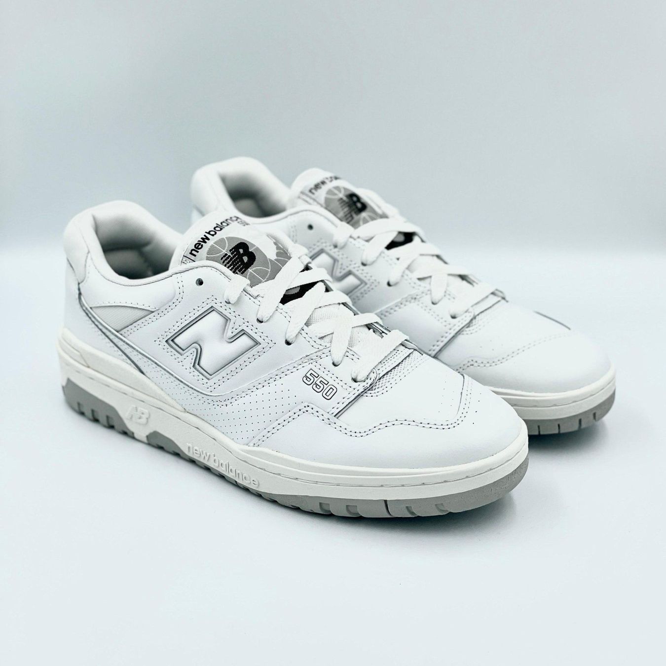 New Balance Scarpe da uomo: New Balance 550 White Grey EU 42.5 – Nuovo e nell'imballaggio originale da Erlinsbach venduto da sasneakers
