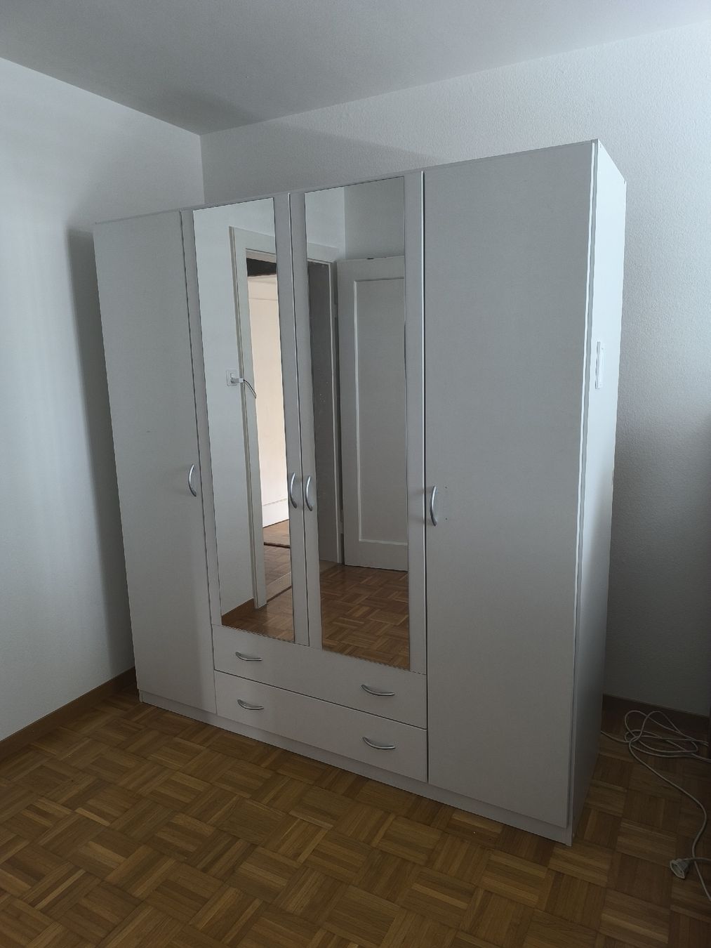Armoires: Kleiderschrank – D'occasion à Luzern par sch_52p7