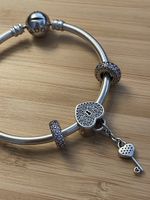 Bracelet Jonc Pandora Moments Authentique avec Charmes Cœur