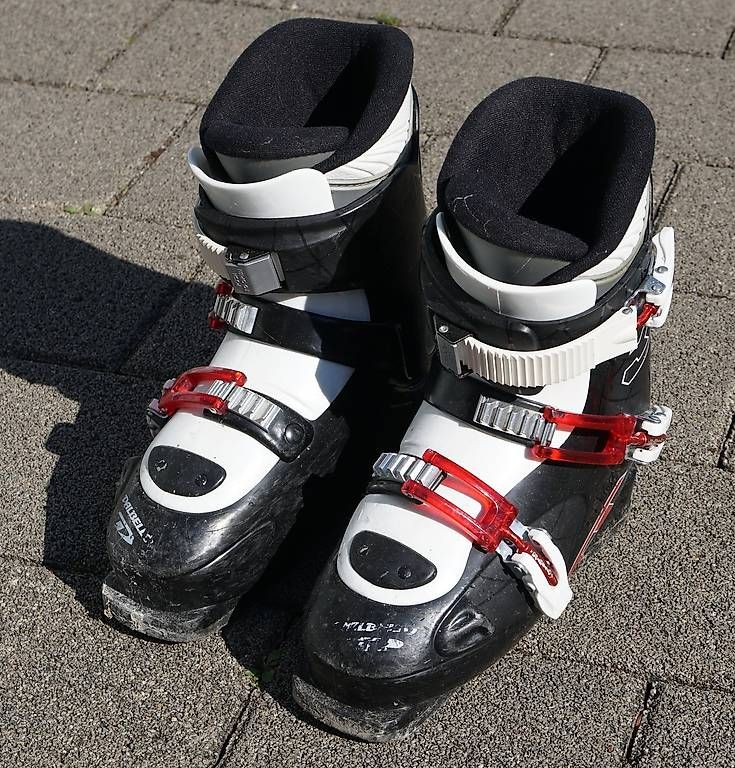 Scarpe per ragazzi: Kinder Skischuh Gr. 34 - 35 – Usato da Sissach venduto da glrpmpfk