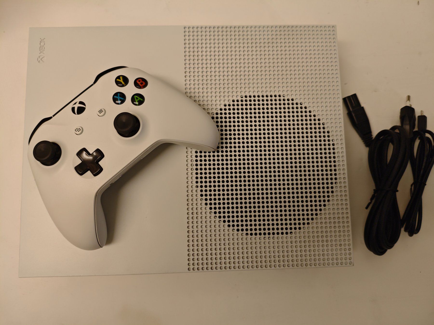 Microsoft Konsolen: Microsoft Xbox One S weiss mit Controller – Gebraucht aus Dübendorf von tho_v2cs 1
