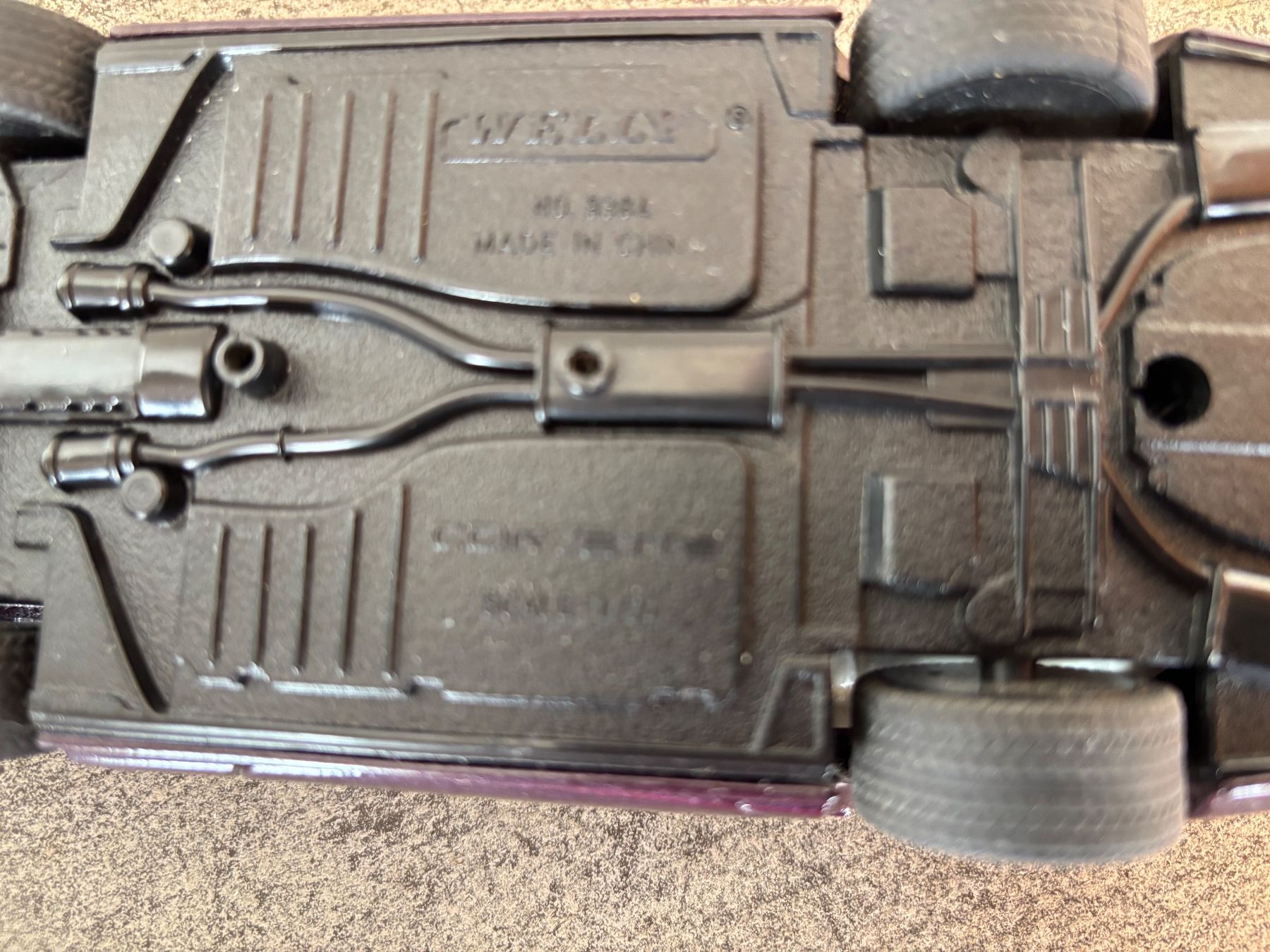Welly Modellini d'auto: Welly Corvette 1/24 Dunkles violett Nr 9384 – Usato da Balsthal venduto da Uroby 3