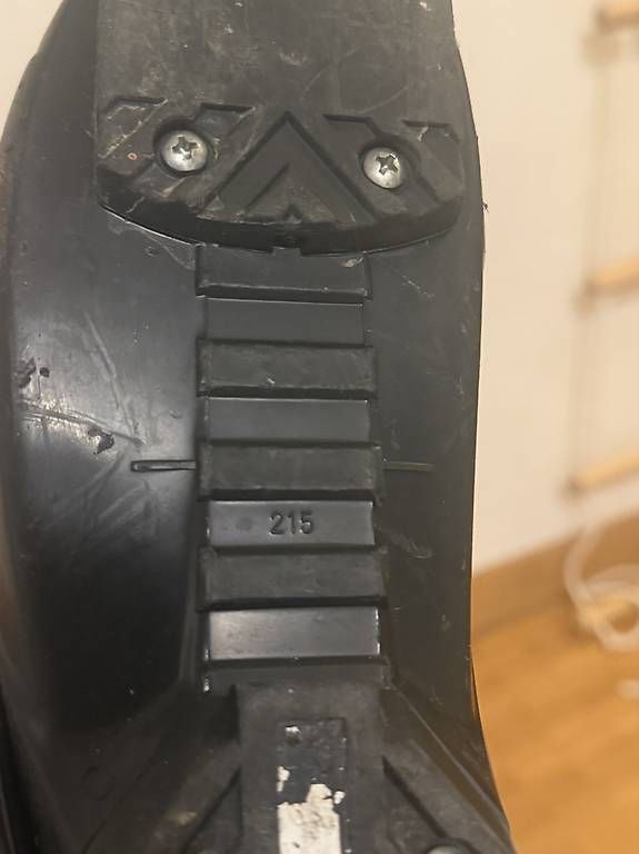 Scarpe per ragazzi: Chaussures de ski 215 taille 34) – Usato da Onex venduto da mur_6wyg 2