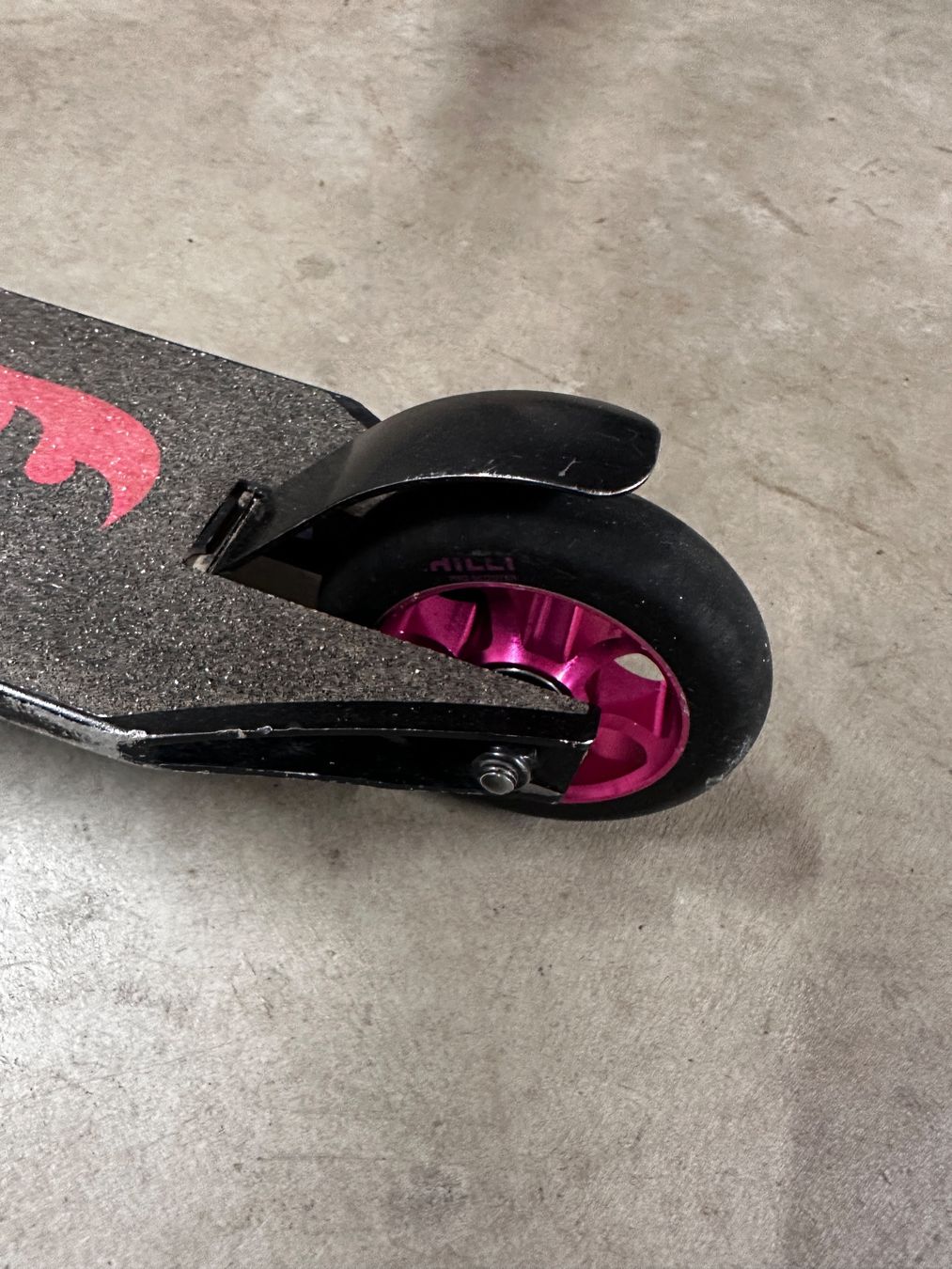 Chilli Kickboard: CHILLI PRO SCOOTER 3000 - BLACK/PINK – Usato da Büetigen venduto da Sandro3285 3