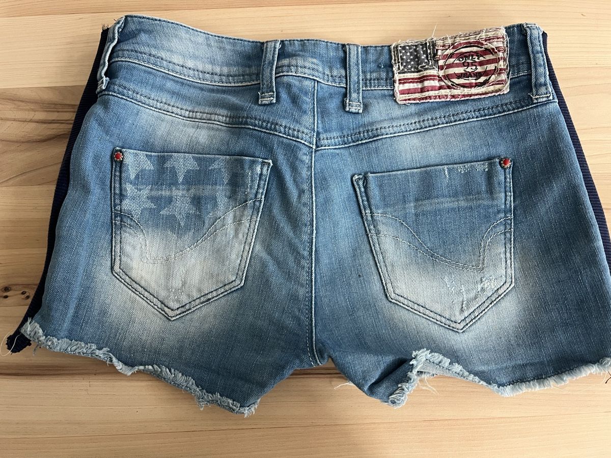 Jeans: Jeansshorts ONLY Sternenmuster mit USA Patch Grösse 26 – Usato da Oberglatt ZH venduto da dauerbrenner 2