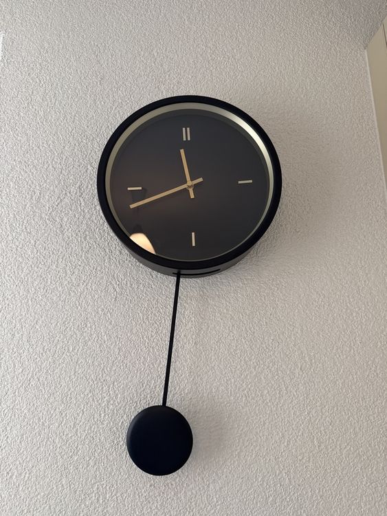 Technoline WT 1030 Wanduhr Mit Pendel – 30 Cm Ø, Quarzwerk, Schwarz-silber Design