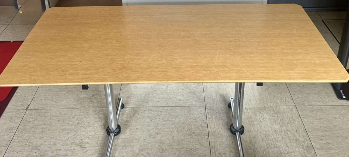 Scrivanie: USM Bürotisch KITO. Weisseiche funiert – Usato da Luzern venduto da bel_m9bl 1