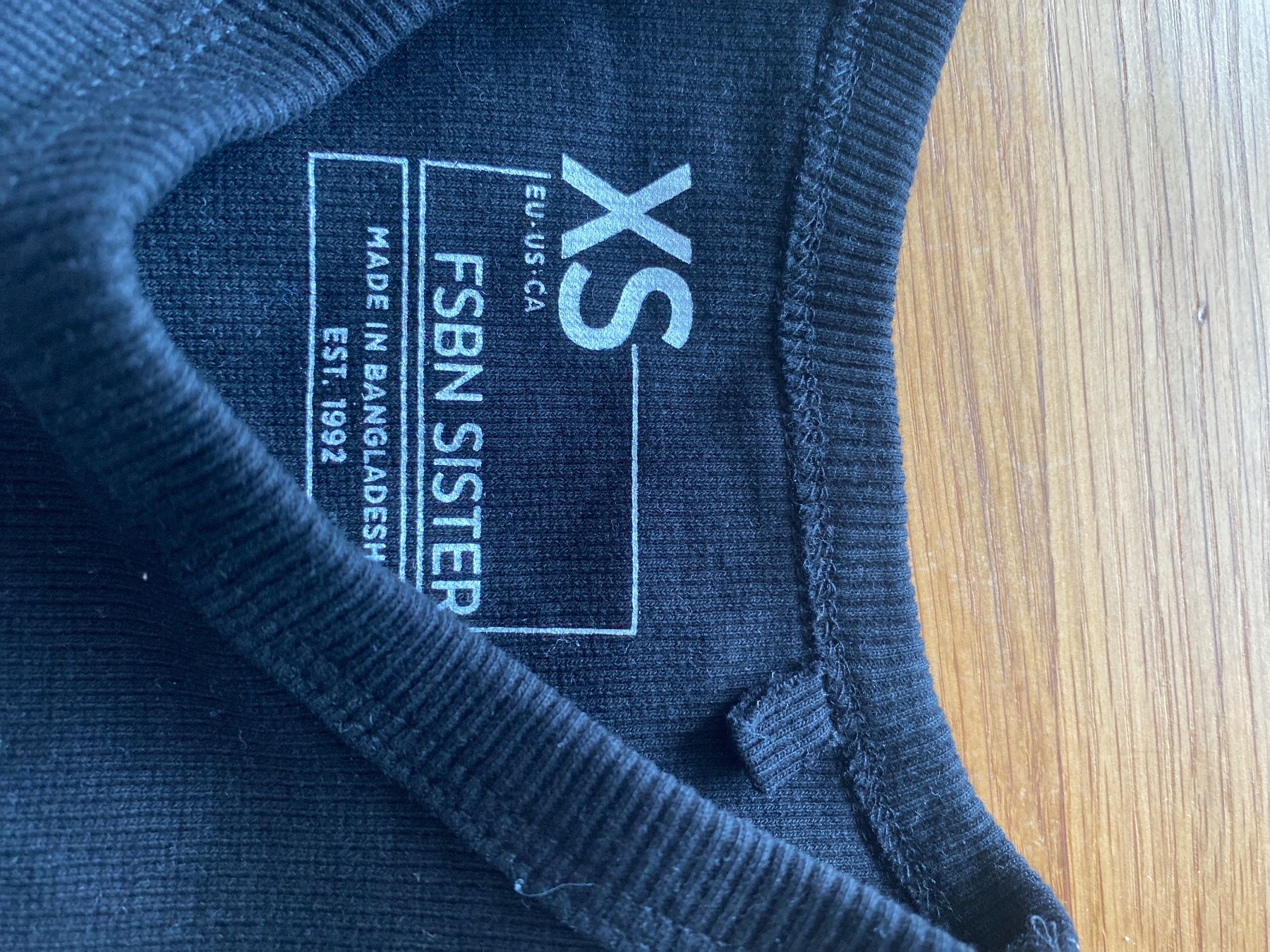 Top: Top Sei Gr. Xs – Usato da Selzach venduto da 02nunafizz 1