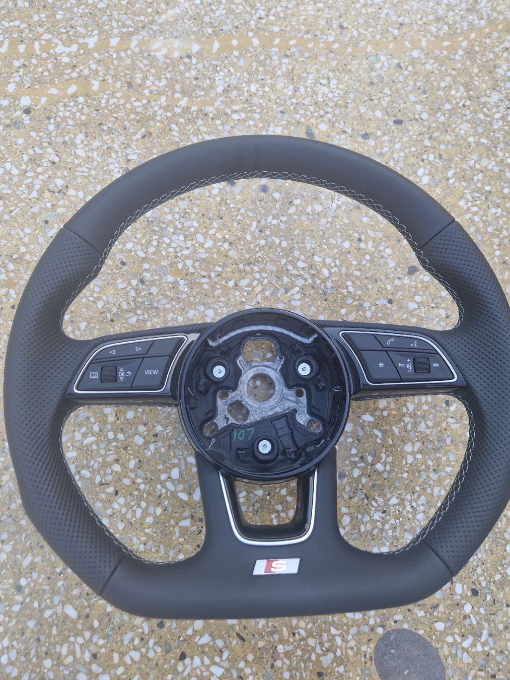 Audi Toutes les pièces auto: Audi Lenkrad – Neuf (Voir description) à Brügg BE par Ej90 1