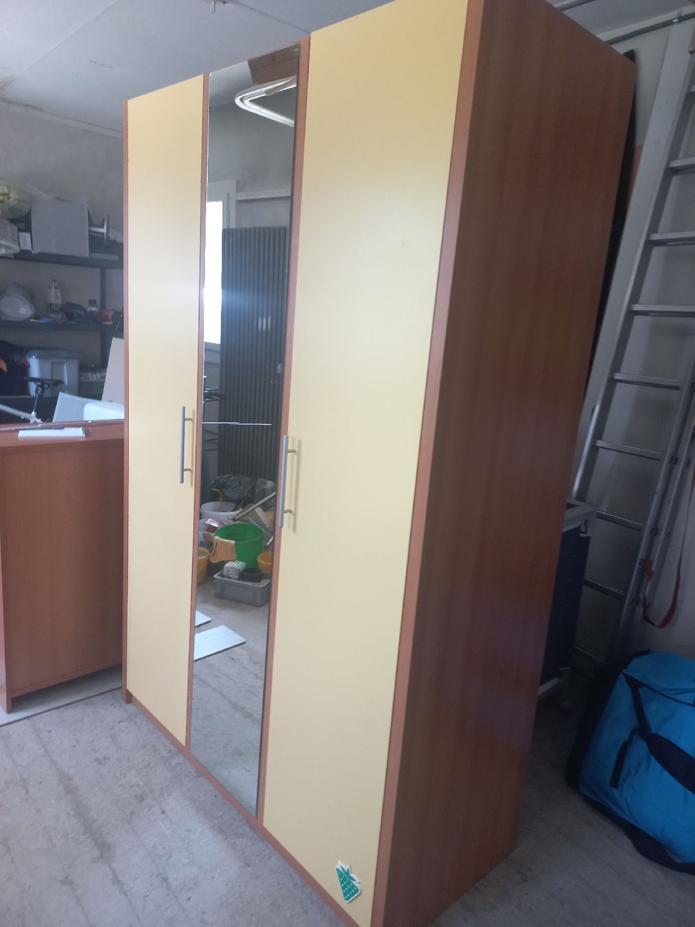 Armadi: Kinder Kleiderschrank Möbel Pfister Cilek – Usato da Herzogenbuchsee venduto da Rohrzange