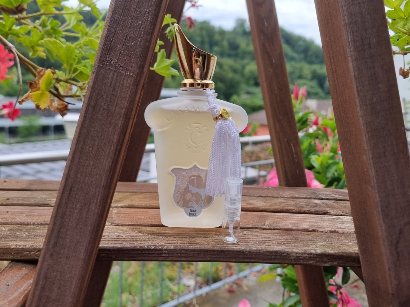 Xerjoff Profumi & Eau de Toilette: Xerjoff - Dama Bianca - 2ml – Nuovo (secondo la descrizione) da Winterthur venduto da FragranceLUXE