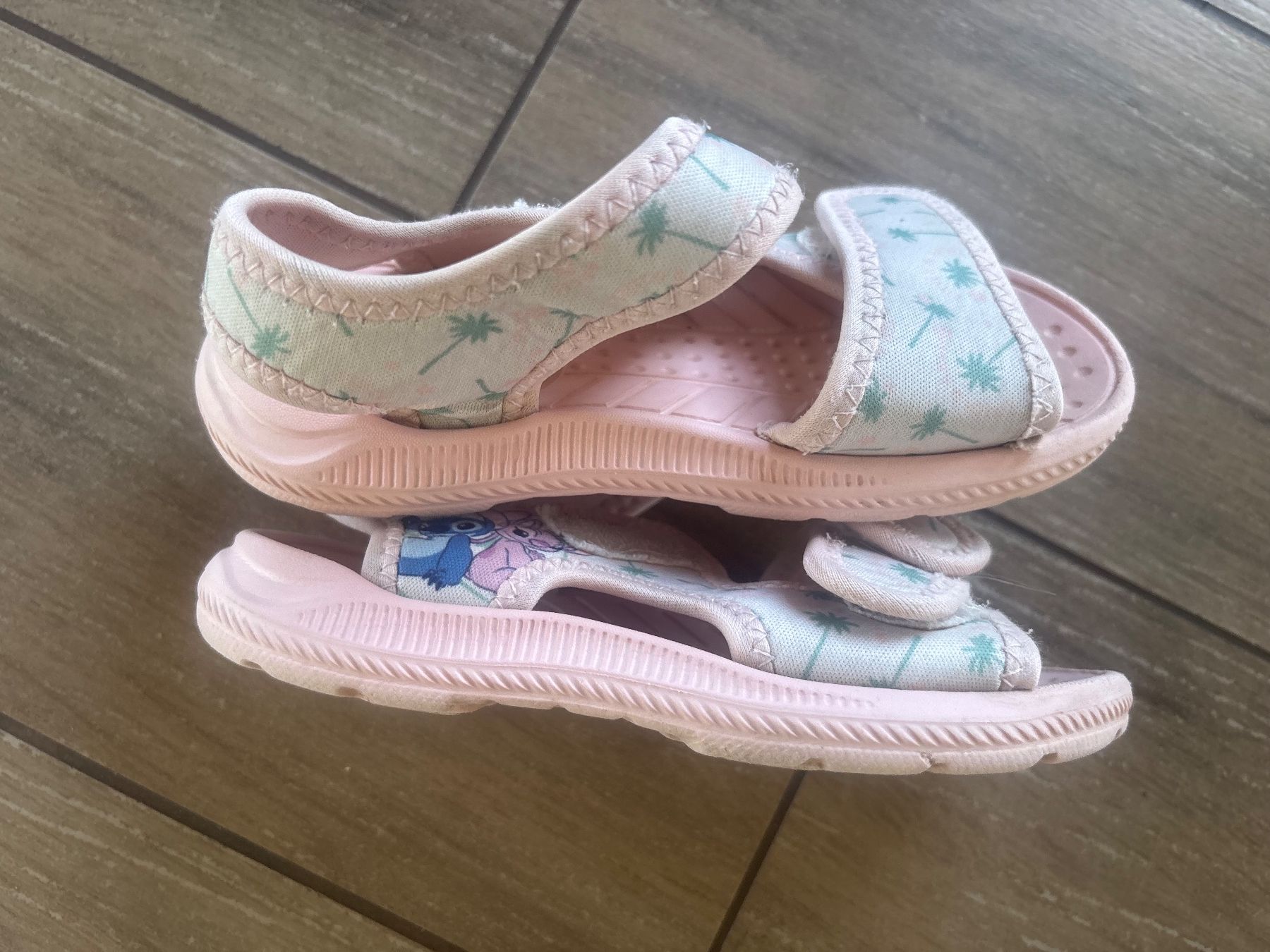 Scarpe per ragazze: 27_Badeschuhe – Usato da Versegeres venduto da kista 2