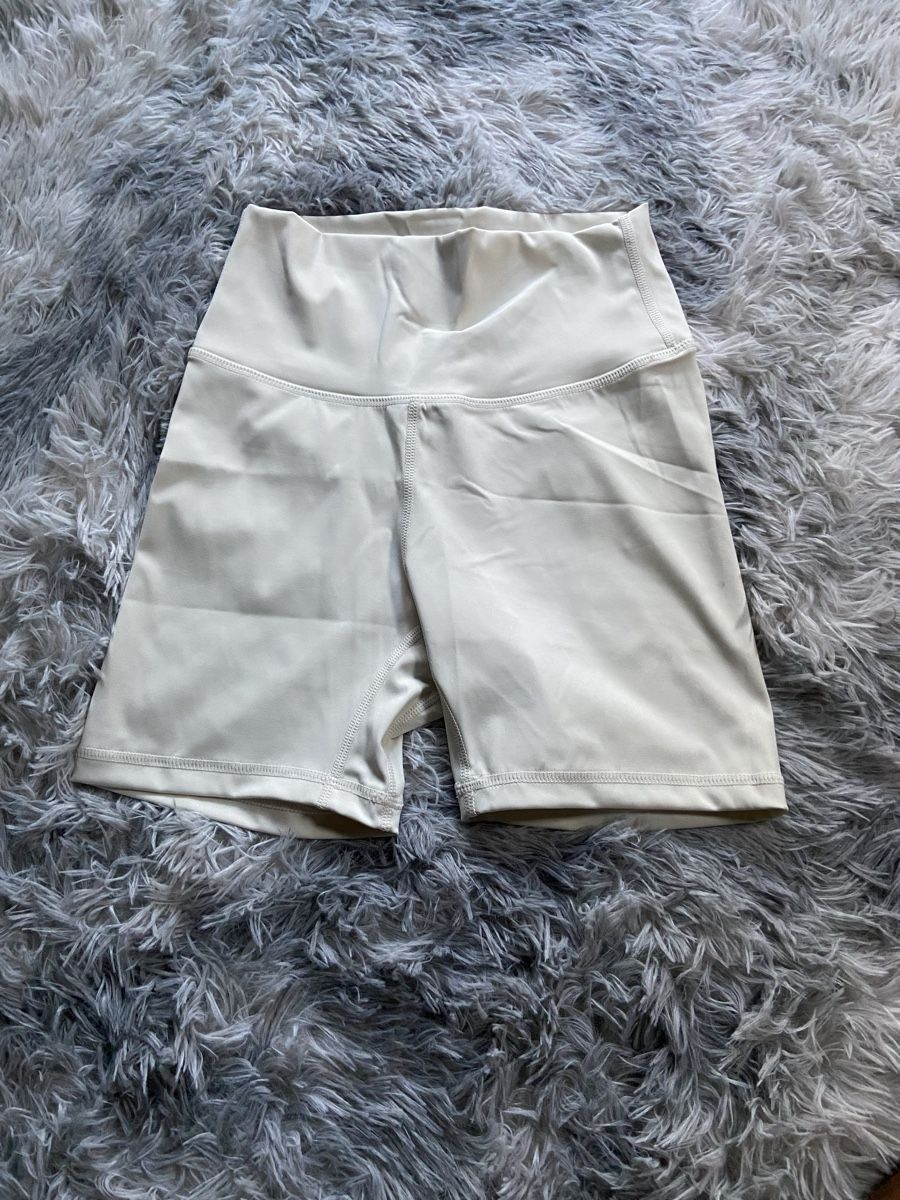 Lululemon Kleiderpakete: Lululemon Gym Set – Neu (gemäss Beschreibung) aus Embrach von NovasOutlet 5