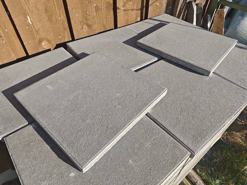 Rivestimenti per pavimenti: Gartenplatten 40x40x3cm 194 Stück – Usato da Ennetmoos venduto da Scheuber88 2