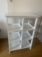 Kleines weisses Regal