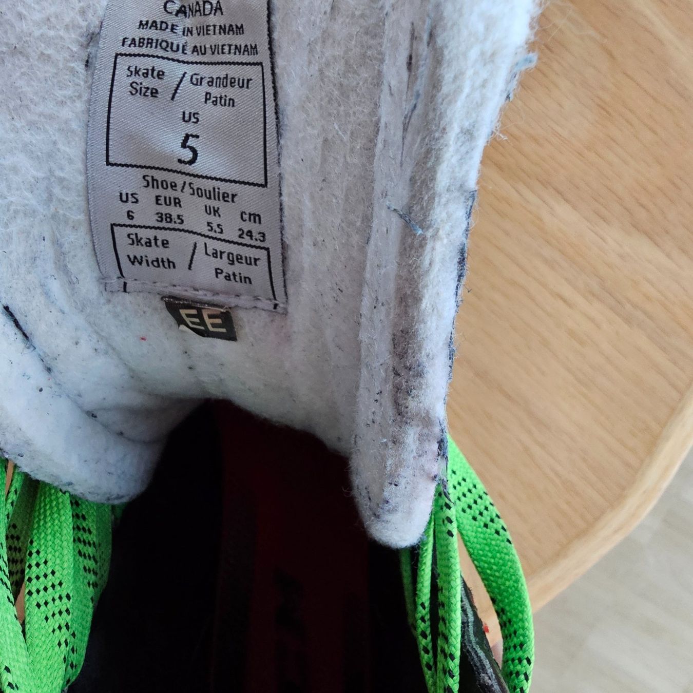 Ccm Pattini da ghiaccio: CCM Jetspeed FT 1 Liteframe 360 Schlittschuh Gr. 38.5 – Usato da Küssnacht am Rigi venduto da Samosa1 2