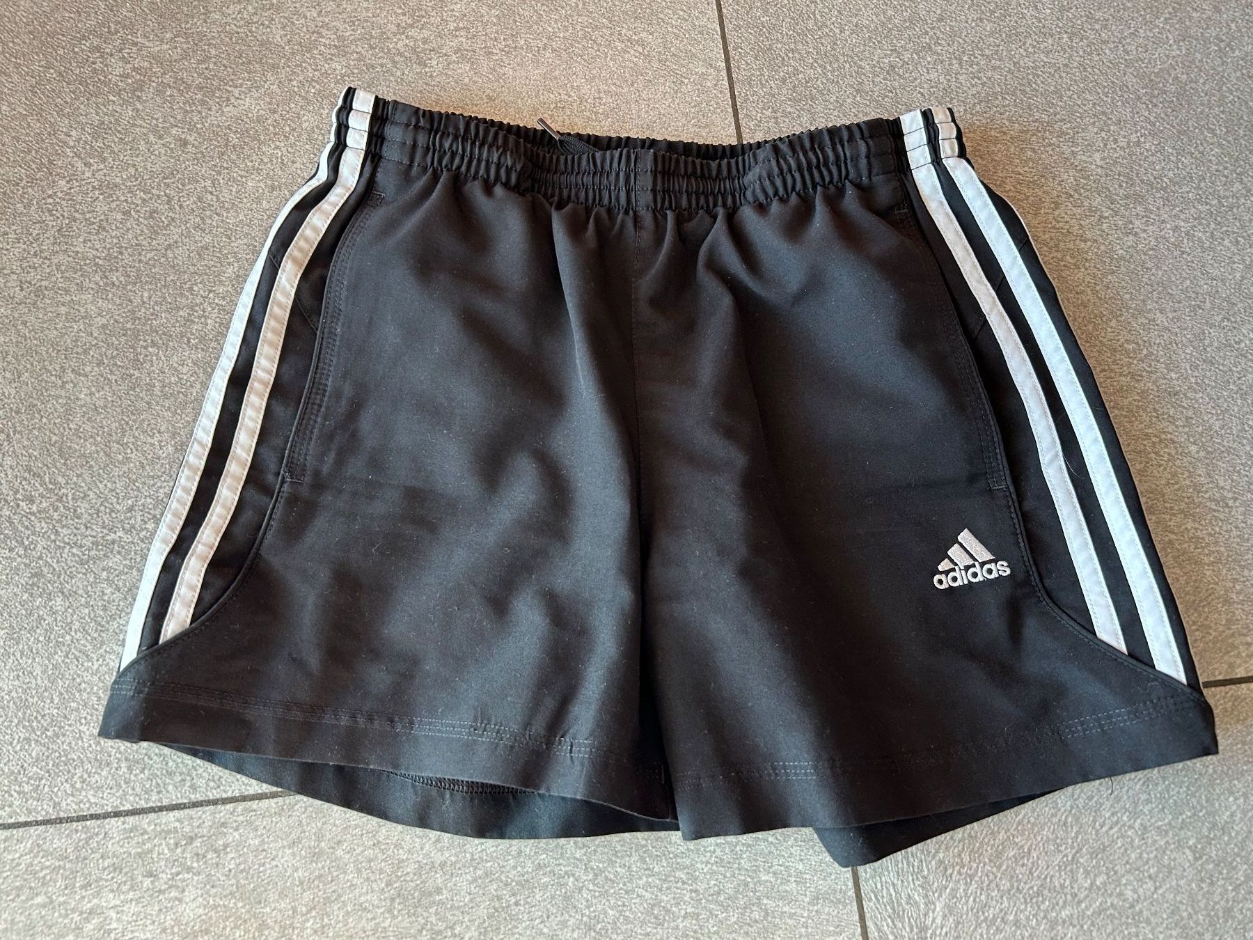 Adidas Pantaloni: Adidas Climalite Shorts 152 kurze Hose – Usato da Arbedo venduto da nadia1973