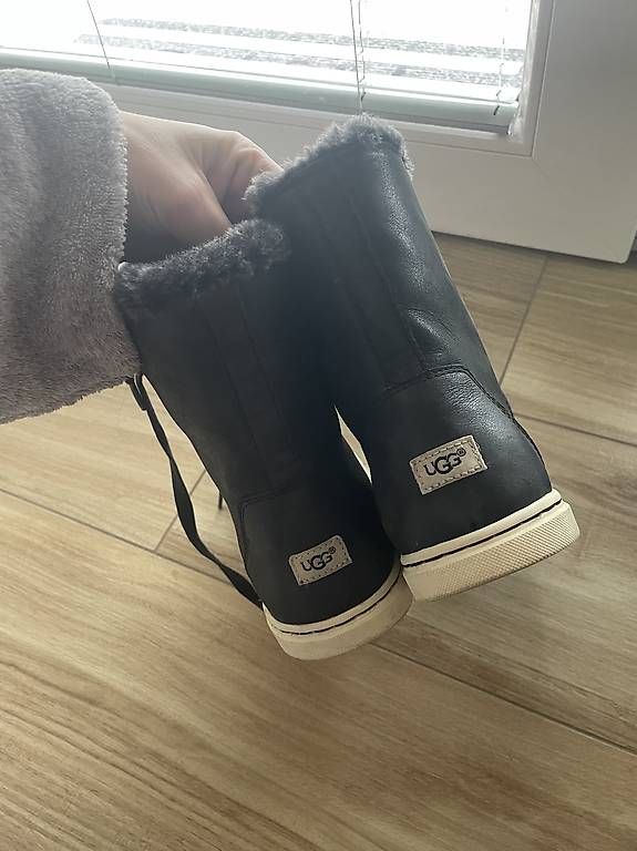 Scarpe da donna: Ugg 37,5 – Usato da Balerna venduto da lis_qx6r 2