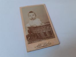 SCHWIIZER CHIND DAZUMAL - BEBE im CHORB - LIESTAL;