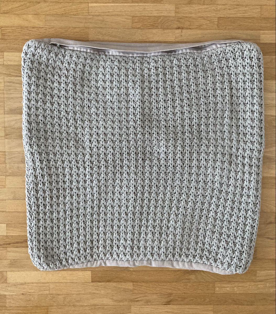 Micasa Cuscini: Micasa Kissenbezug, 40x40cm hellgrau – Usato da Schlieren venduto da cotopaxi06