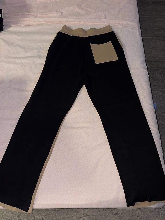 Pantalons: Jogginghose in Schwarz/Beige – D'occasion à Obergerlafingen par raj_5njg 1
