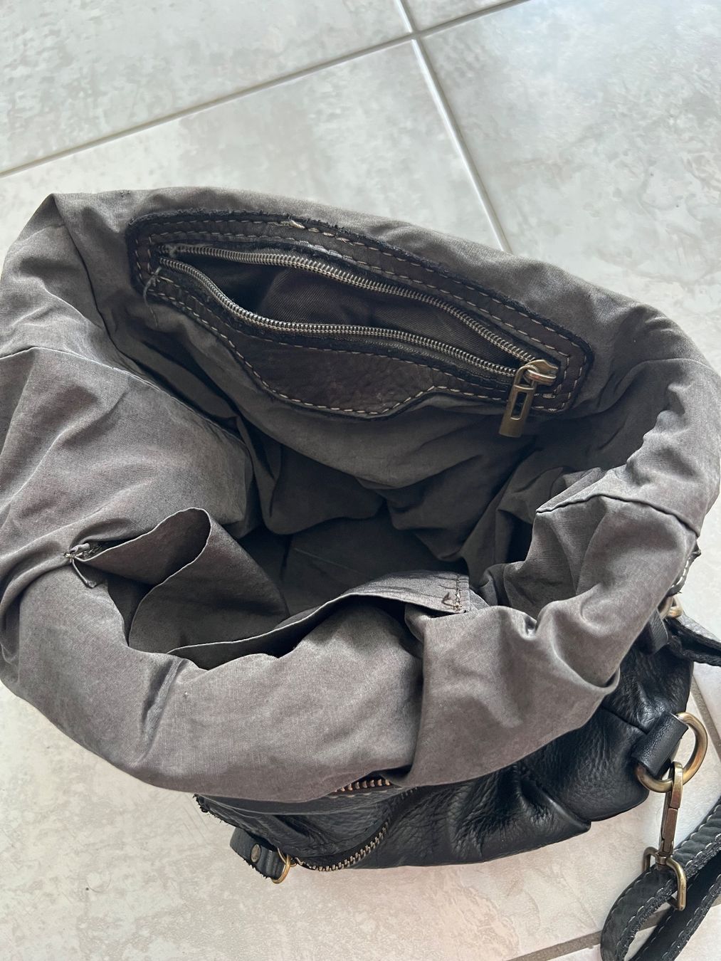 Zaini: Leder Tasche und oder Rucksack Schwarz – Usato da Schmerikon venduto da Speedy053 4
