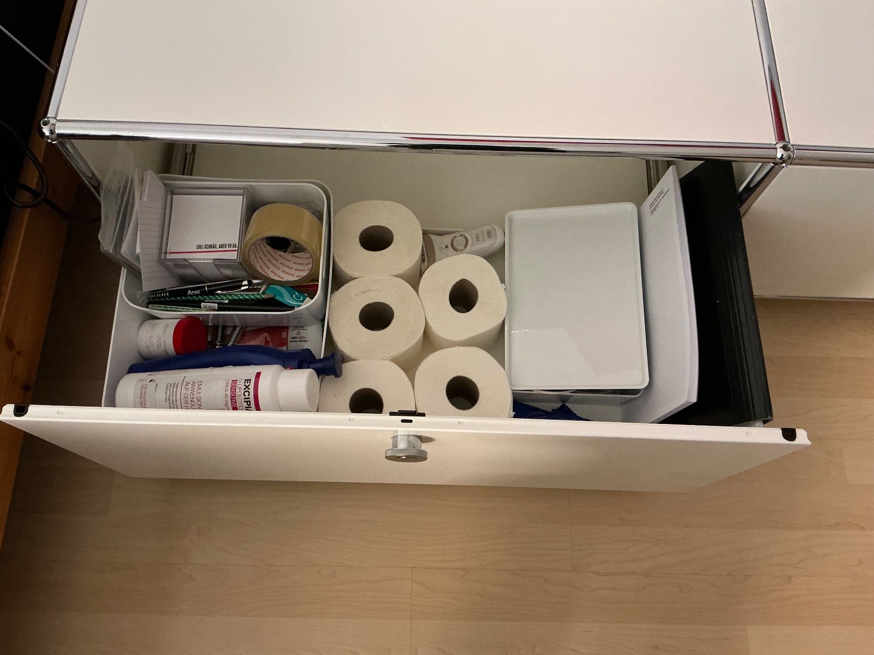 USM Kommoden: Sidebord USM weiss – Gebraucht aus Carona von LaDark11 3