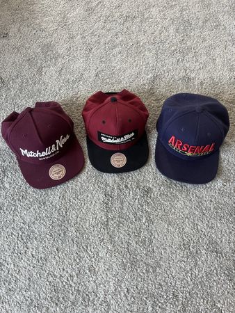 3 Snapback Caps Mitchell Ness und Arsenal neuwertig