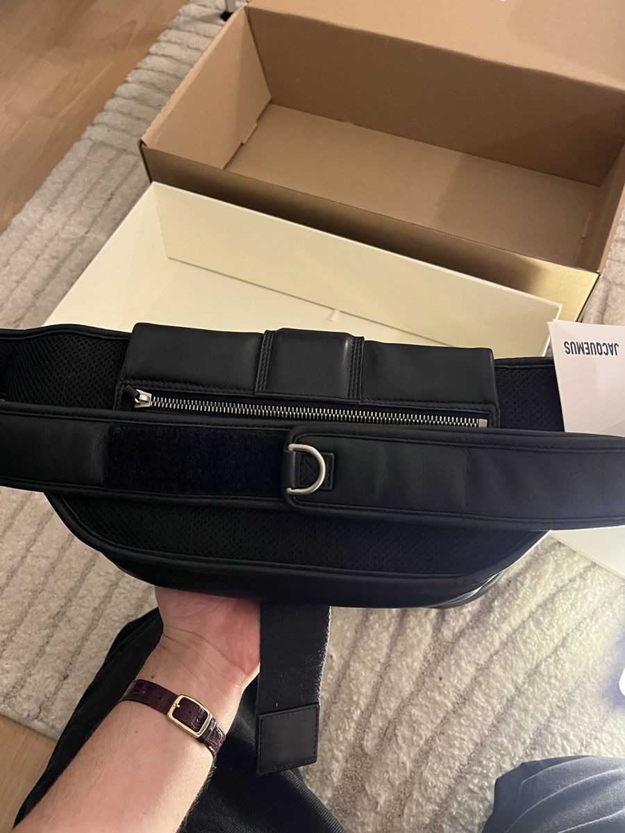 Jacquemus Taschen: Jacquemus La Banane Bambinou – Neu (gemäss Beschreibung) aus Brusino Arsizio von gon_7c26 6