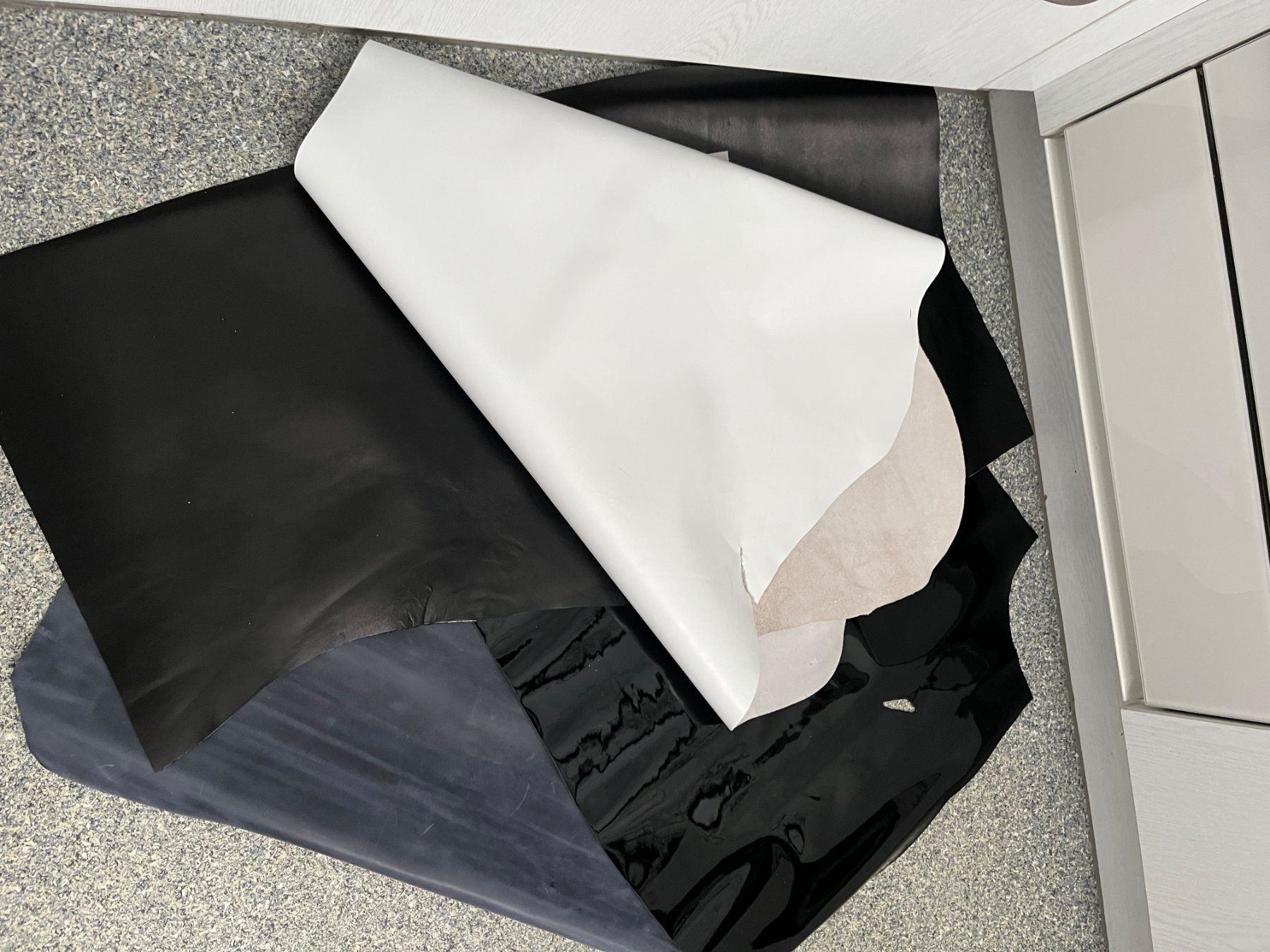 Tessuti: Ab Fr. 1.- Echt Leder Resten Lederreste 1.4kg – Nuovo (secondo la descrizione) da Holziken venduto da Rupe