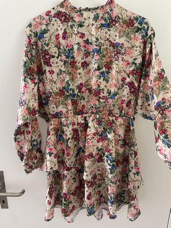 Blümchenkleid mit Rüschen, Gr. S, Zara, perfekt für den Früh