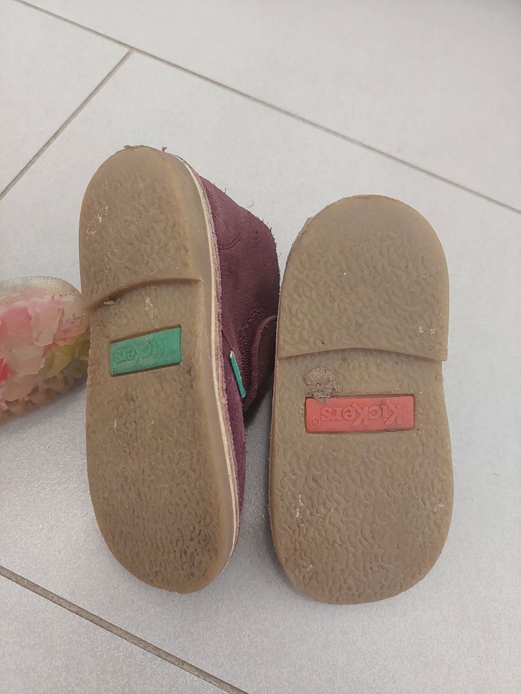 Scarpe per ragazzi: 3 Paar Kinderschuhe Grösse 23 – Usato da Gränichen venduto da JaelRoost 2