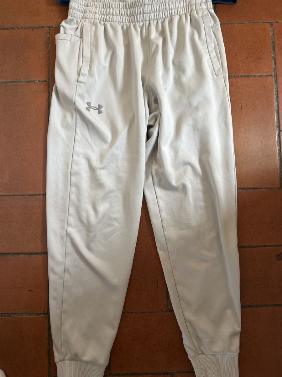 Under Armour Lotti di vestiti: Under Armour Set, neuwertig, Grösse L – Nuovo (secondo la descrizione) da Binningen venduto da nicestuff374 3