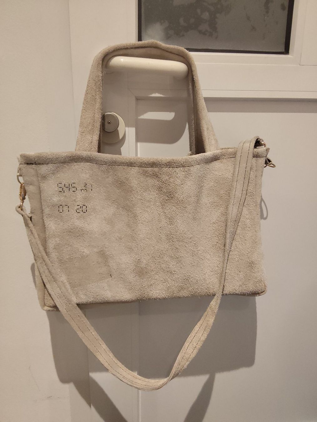 Borse da donna: Wildleder Handtasche, Beige - Einzigartiges Design! – Nuovo (secondo la descrizione) da Bellikon venduto da MellonCollieMitTwint