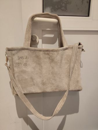 Wildleder Handtasche, Beige - Einzigartiges Design!