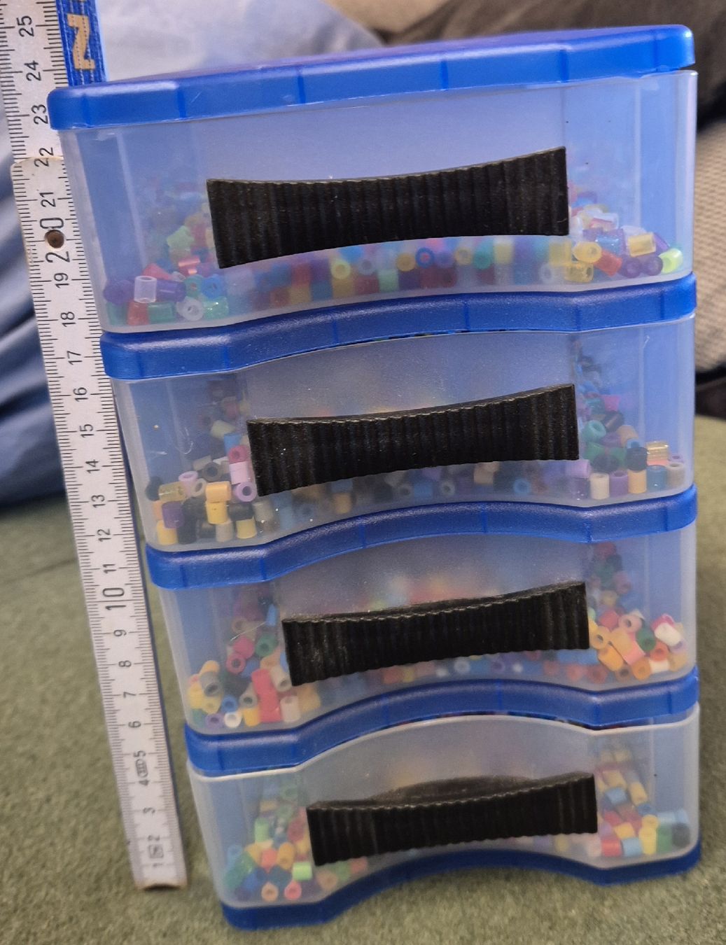 Kit bricolage: Bügelperlen Set mit praktischer Sortierbox 4 Schubladen – Usato da Halten venduto da GiMu.84 2