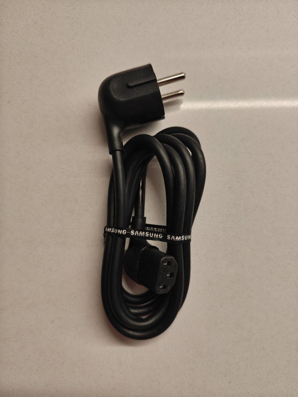 Samsung Cavi: SAMSUNG Bildschirm Kabel 1.4m EU – Nuovo (secondo la descrizione) da Romanshorn venduto da Angelo_Rebelo_