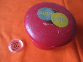 Flohspiel mit Holzpilz