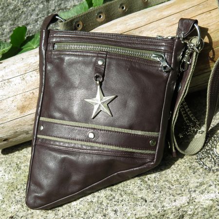 Schultertasche für Damen, braunes Leder mit Stern und Kette