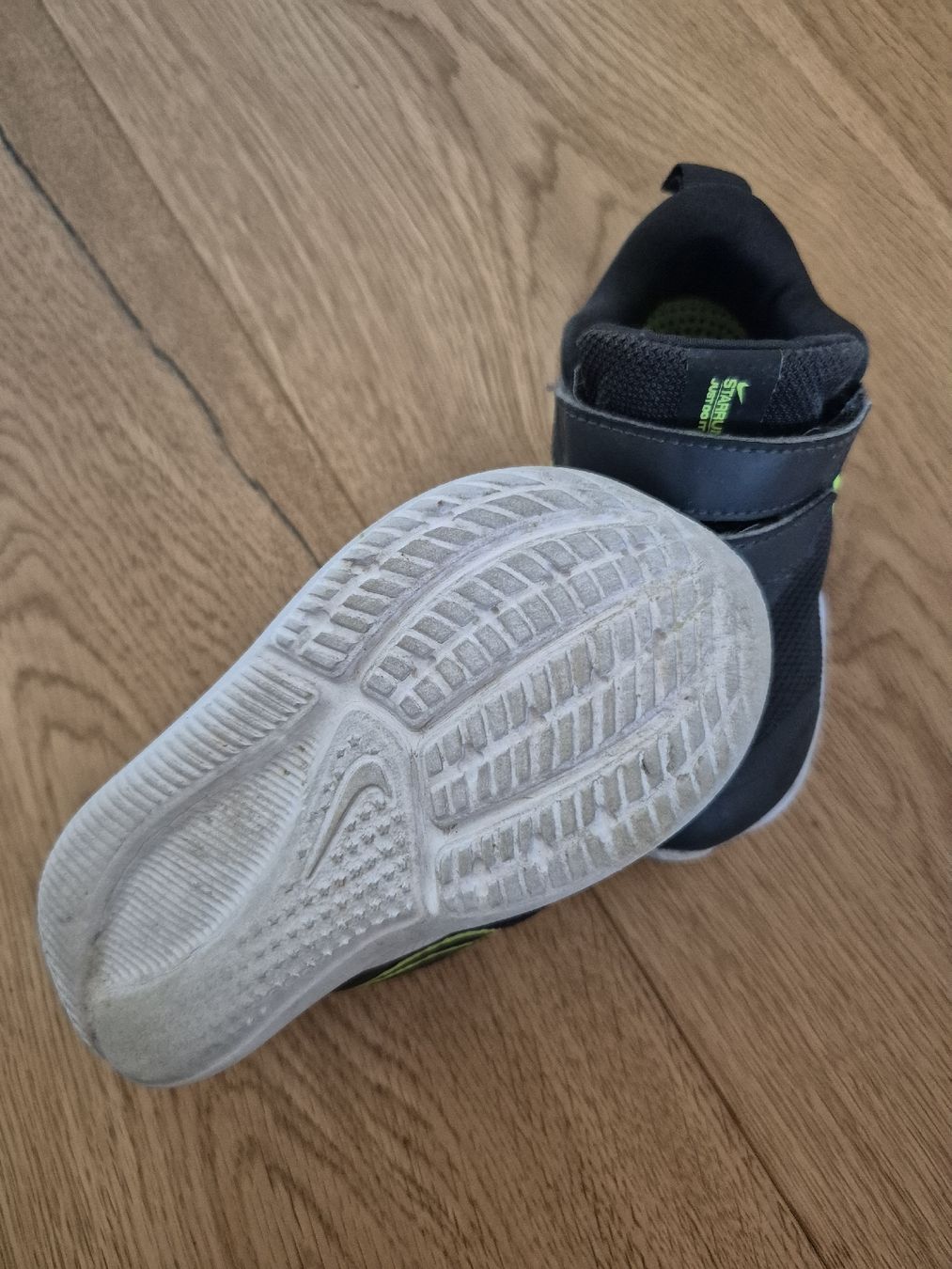 Nike Schuhe für Jungen: nike schuhe grösse 22 – Gebraucht aus Triengen von Nina_h_90 2