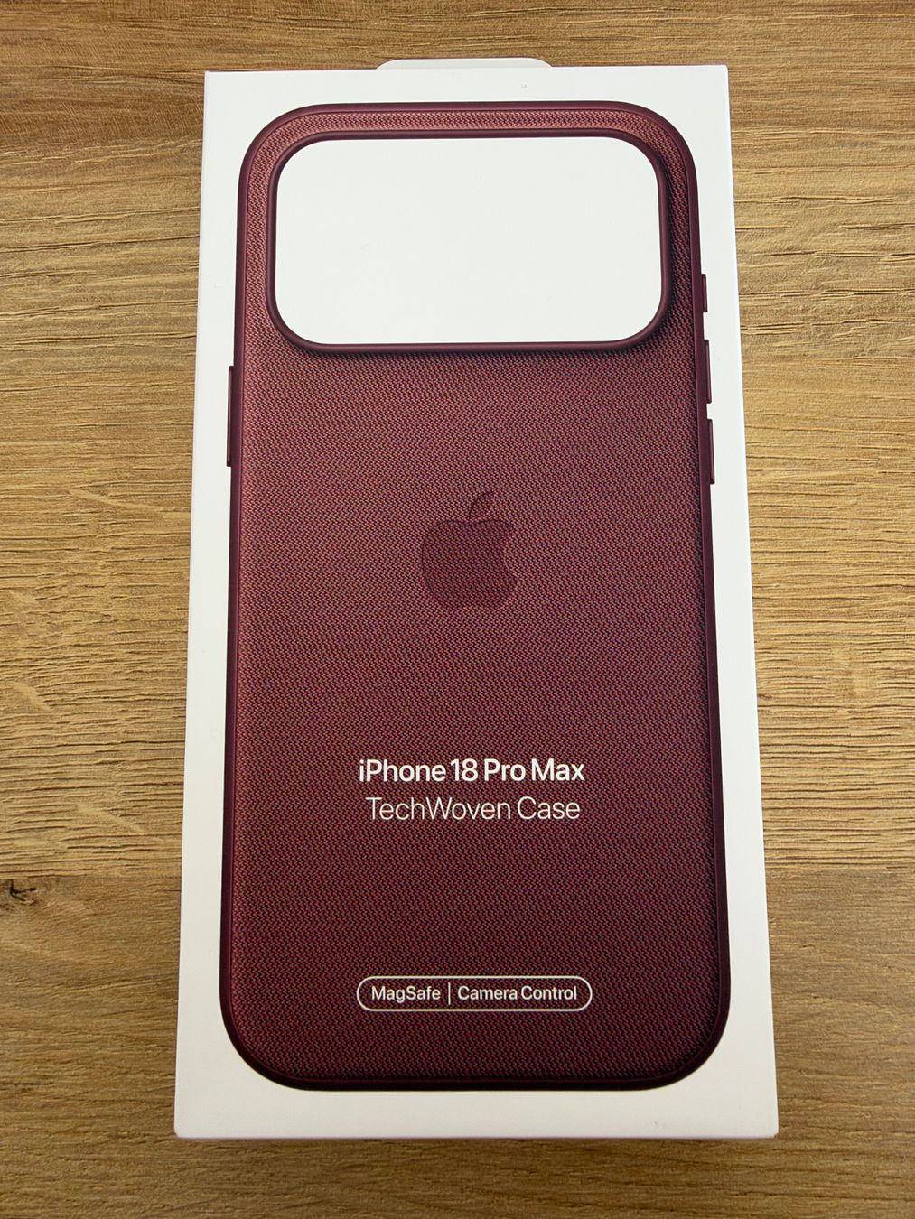 Apple Cover & Protezioni schermo: Case - iPhone 18 Pro MAX TechWoven Case MagSafe - Burgundy – Nuovo e nell'imballaggio originale da Jona venduto da Charly2704