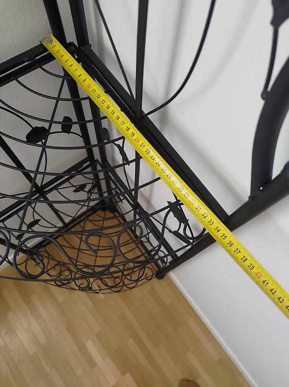Scaffali: Eck-Blumenständer bzw. Blumenregal – Usato da Winterthur venduto da lumikki91 1