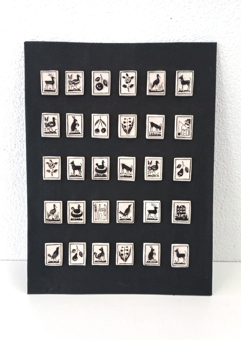 Dipinti: Vintage gerahmte Collage mit kleinen Reliefbildern – Usato da Bévilard venduto da Orscha 1