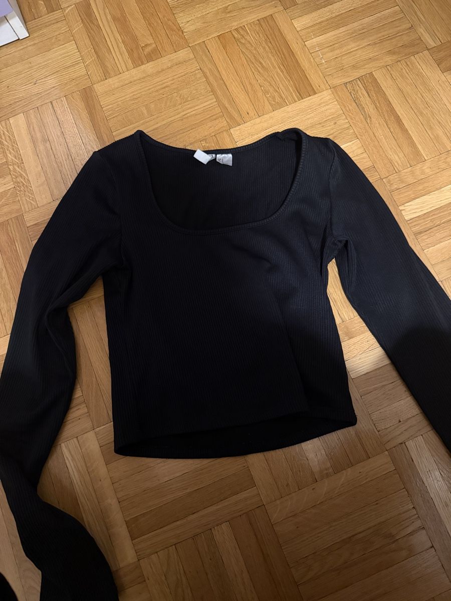 H&M Top: Haut simple manches longues noir – Usato da Grand-Lancy venduto da saf_tlt2