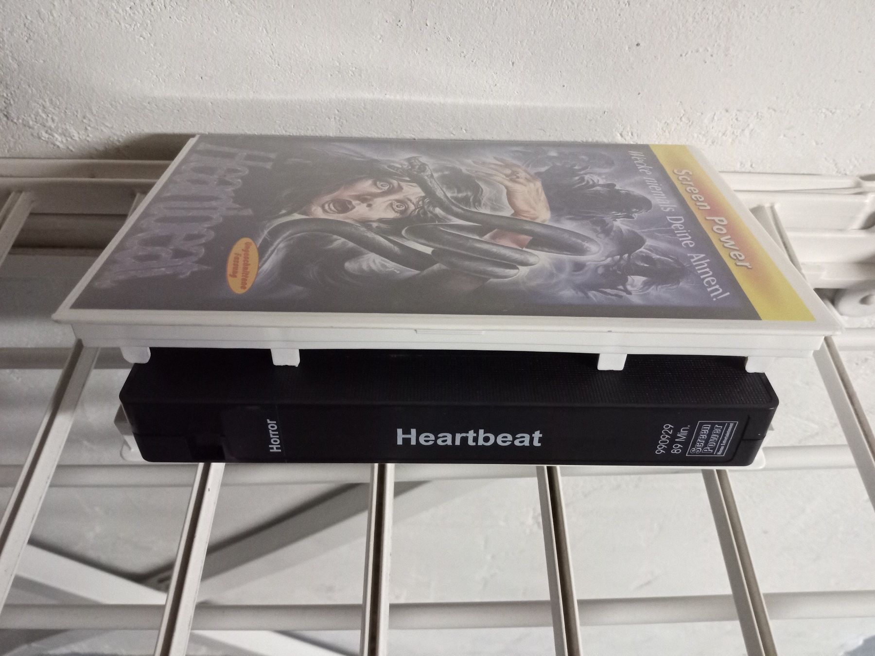 Tutti i VHS: VHS HEARTBEAT SCREEN POWER VIDEO UNCUT HORROR – Usato da Brienz BE venduto da INTERNALFIRE 2