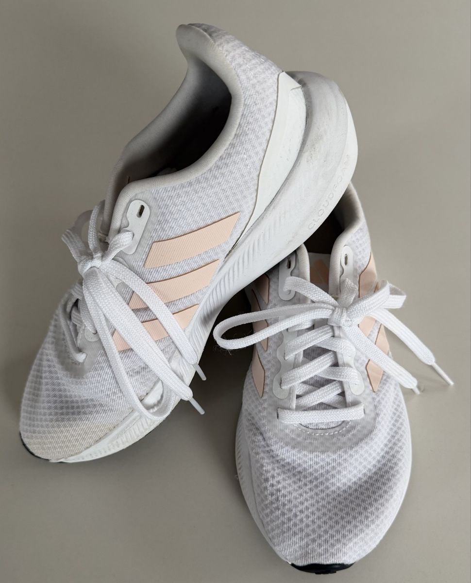 Adidas Herrenschuhe: Adidas Run Cloudfoam, taille 38 – Gebraucht aus Prez-vers-Noréaz von Onicolet11