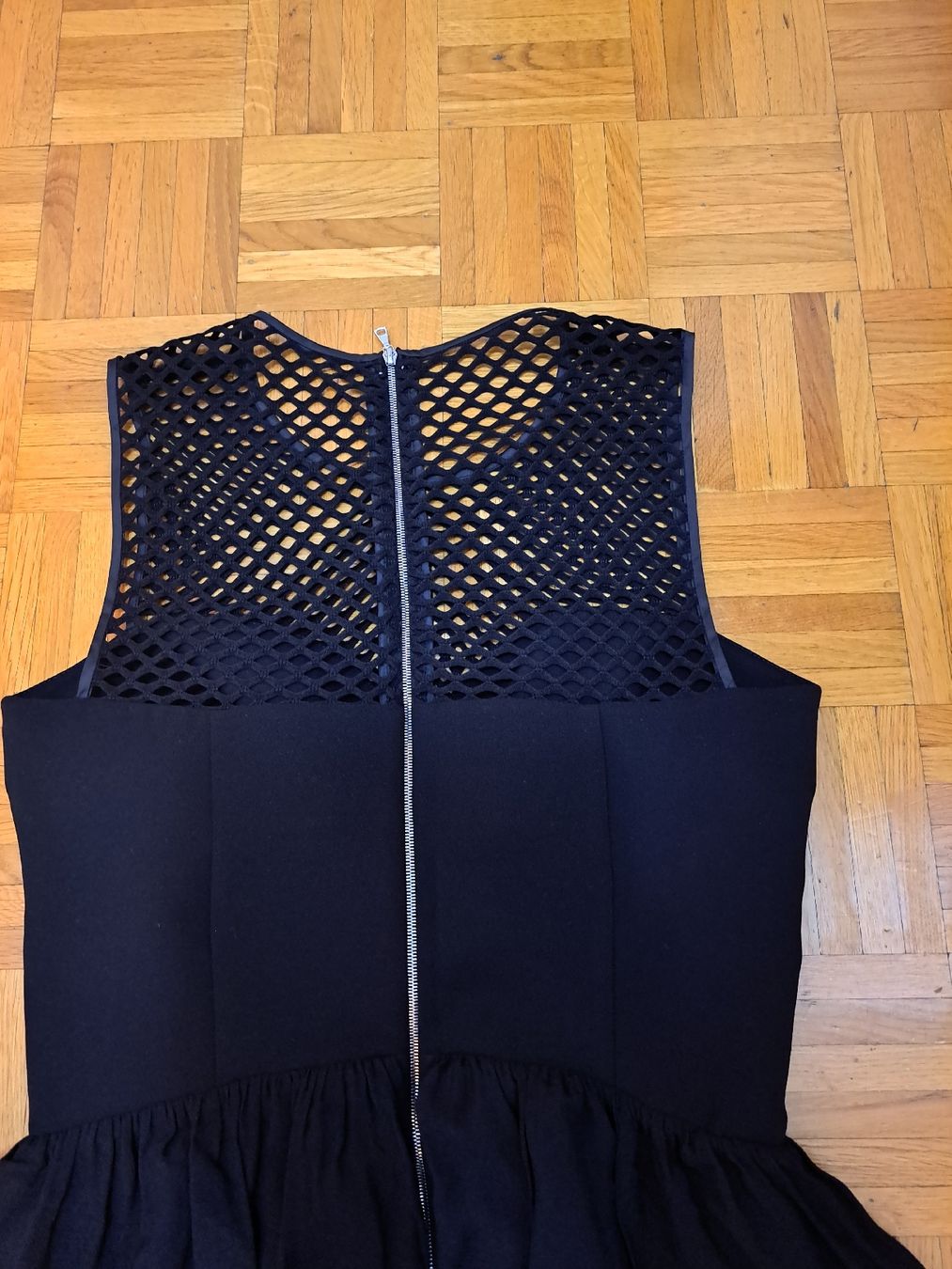 Sandro Vestiti: Robe Sandro noire, taille 2, avec détails en maille. – Usato da Chêne-Bourg venduto da mar_p5n7 4